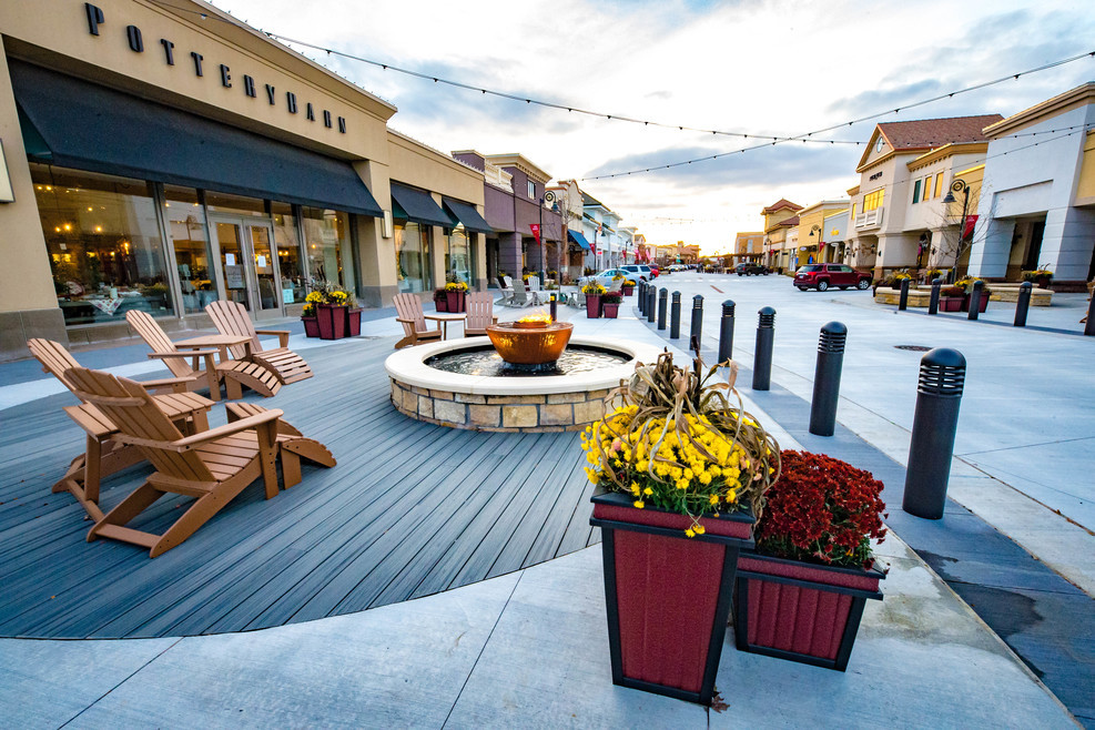 The Shoppes at Arbor Lakes - Streetscape