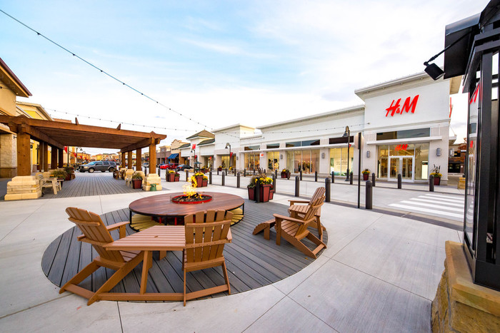 The Shoppes at Arbor Lakes - Streetscape